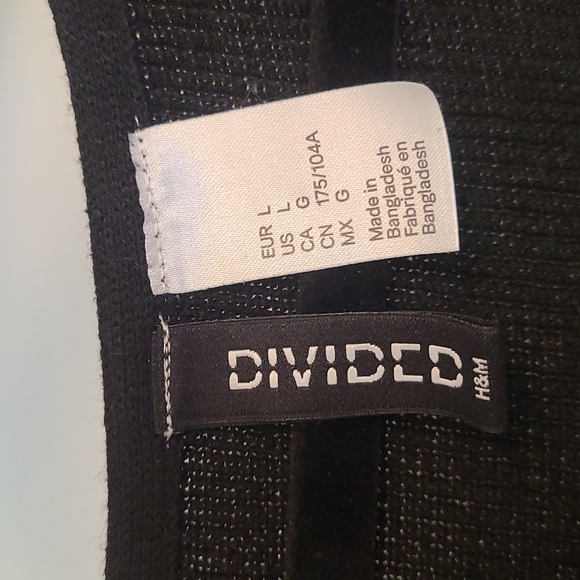 3/$25 Cropped black sweater - Picture 2 of 4